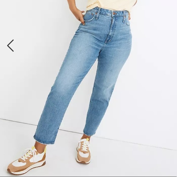 Madewell Denim - Madewell Petite Classic Straight Jeans (Nearwood Wash)
